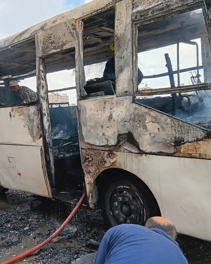 حريق هائل يلتهم أتوبيس يقل 26 راكبًا في المرج