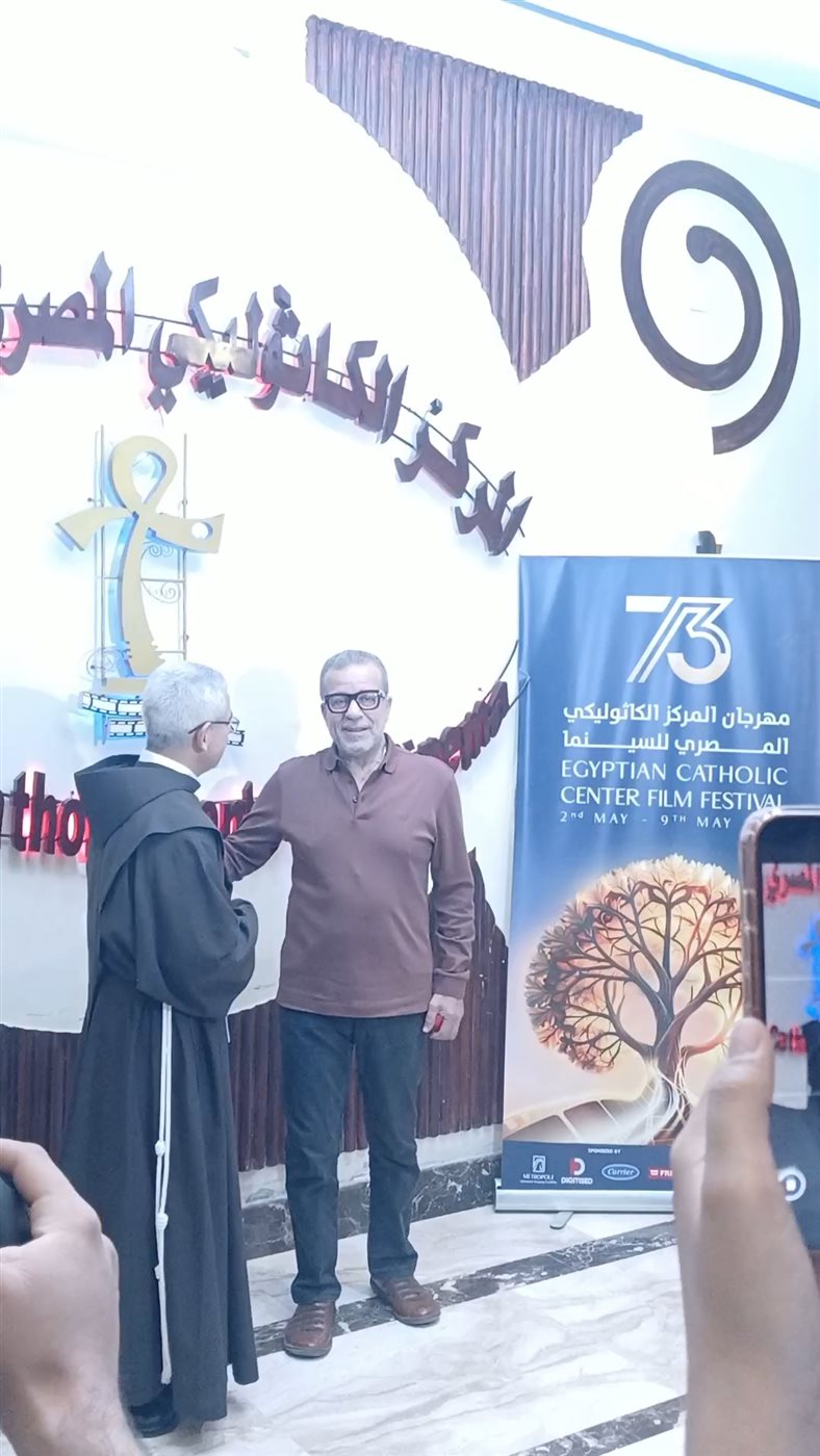شريف منير يصل لندوة فيلم