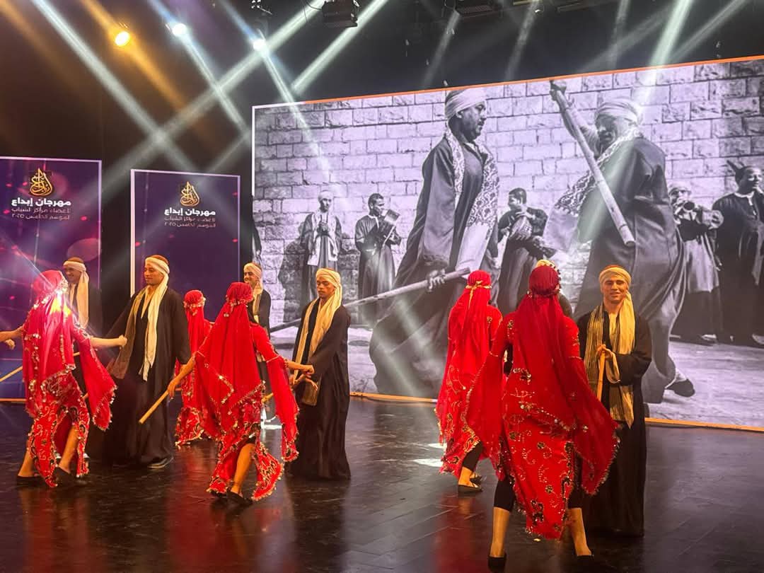 شباب الفيوم يزين مسرح الشباب والرياضة بلوحة