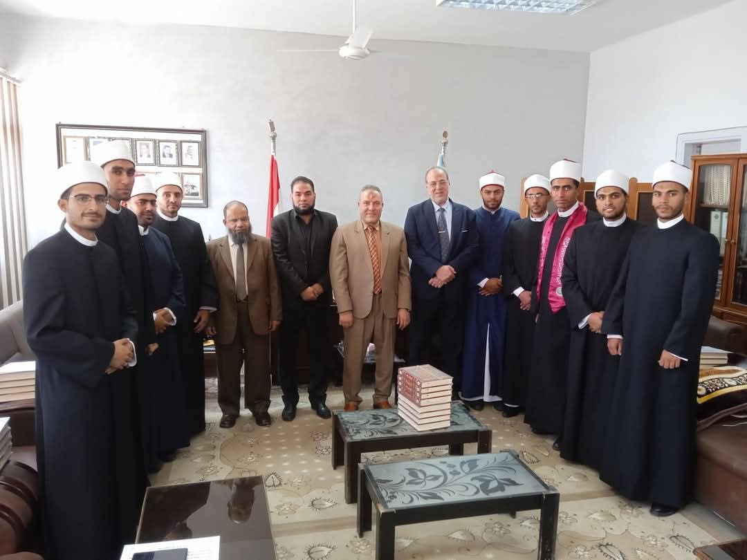 جامعة الأزهر بدمياط الجديدة تكرم خريجيها