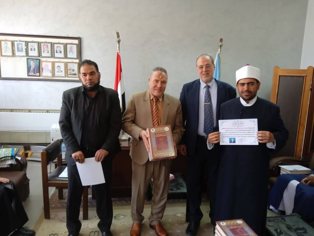 جامعة الأزهر بدمياط الجديدة تكرم خريجيها