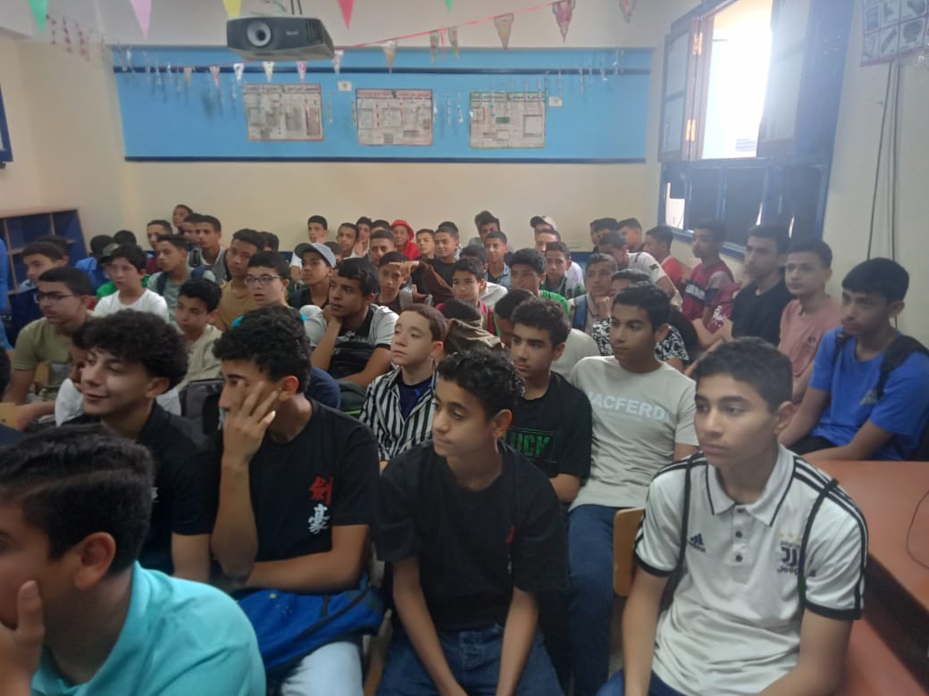 مدير تعليم الفيوم: يشيد بالمحاضرات والمراجعات لطلاب الشهادة الإعدادية بإطسا