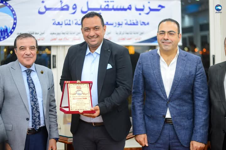 تكريم امين اعلام الحزب ببورسعيد