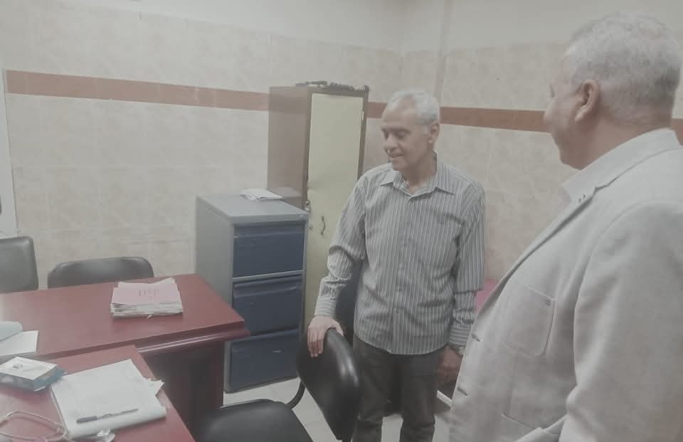 مدير عام التأمين الصحى بالفيوم.. ويوصي بتسهيل حصول المرضى على خدمة طبية متميزة