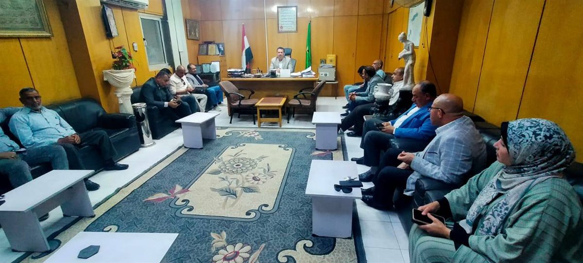 رئيس مدينة طامية: يعقد اجتماعًا موسعًا مع رؤساء الوحدات المحلية ومسؤولي الأملاك
