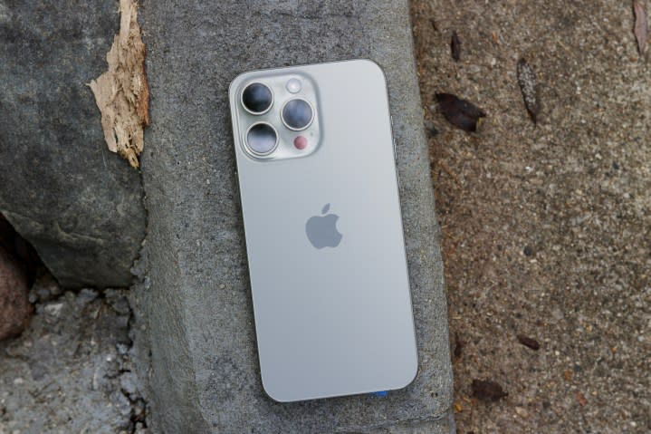 <strong>هاتف iPhone 15 Pro</strong>
