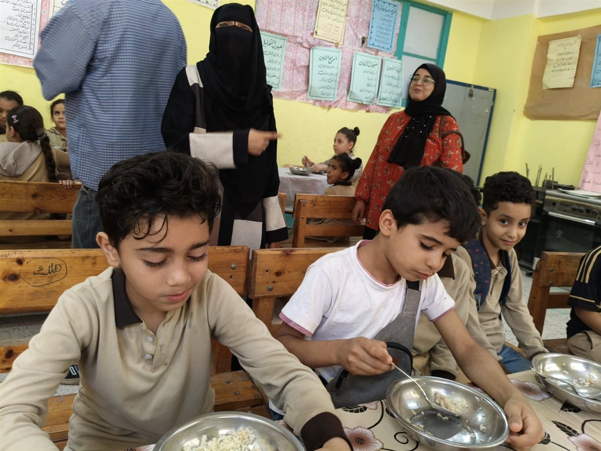 الفيوم أول مشروع الوجبة الساخنة بمدارس المرحلة الابتدائية بادارة غرب