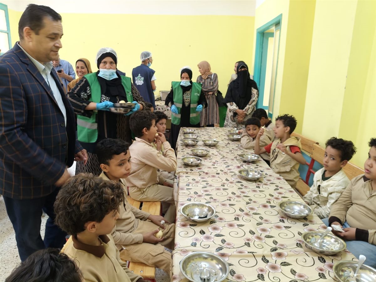 الفيوم أول مشروع الوجبة الساخنة بمدارس المرحلة الابتدائية بادارة غرب