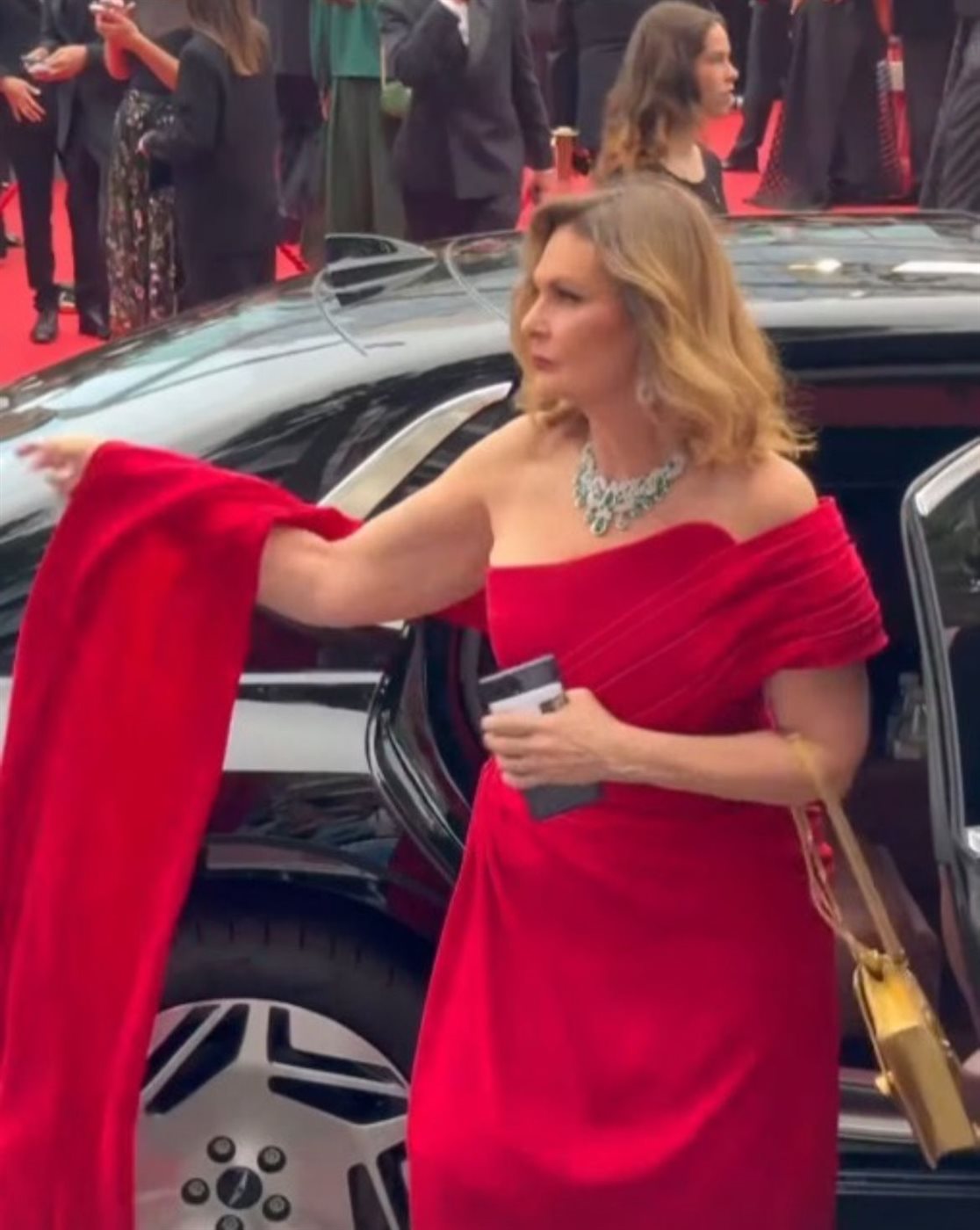 يسرا في افتتاح مهرجان كان