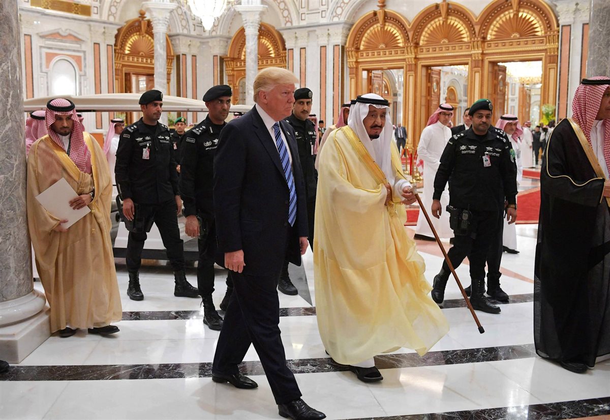 الرئيس ترامب في الديوان الملكي السعودي