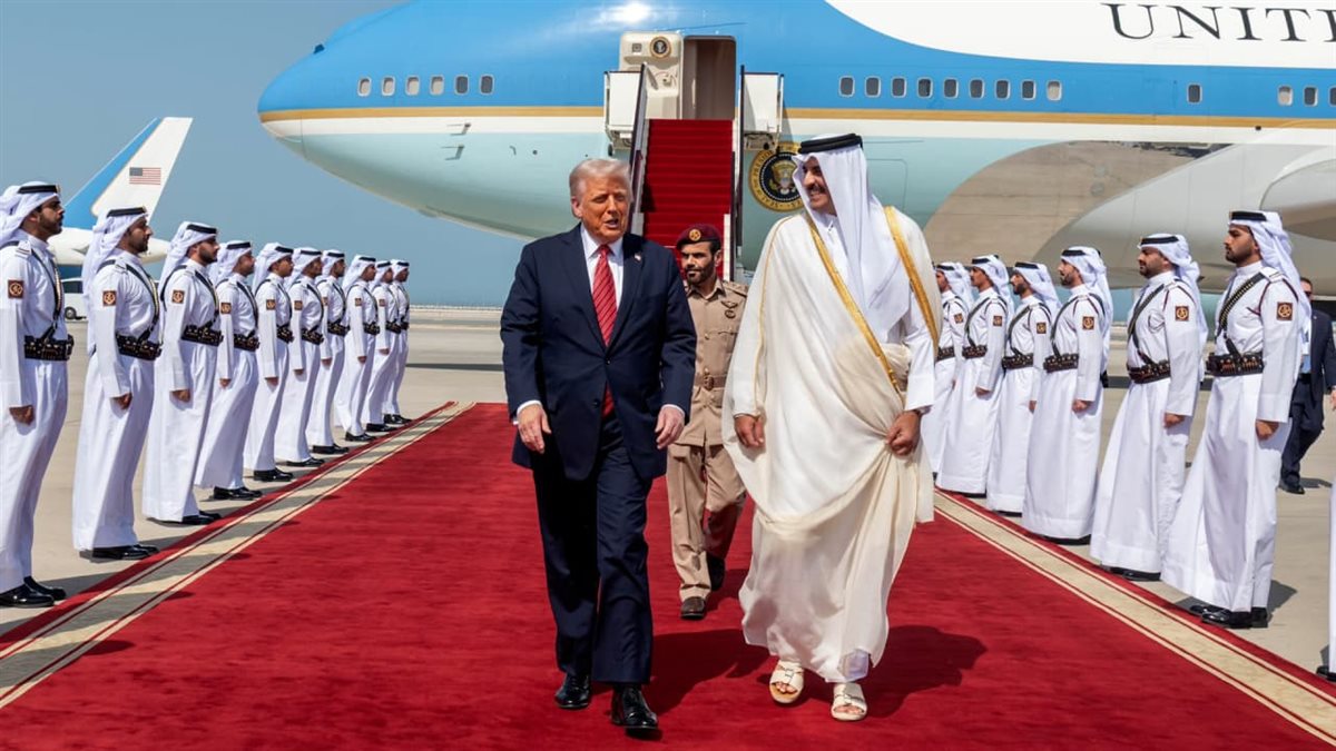 <strong>موكب استقبال قطر للرئيس الأمريكي ترامب</strong>