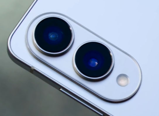 الكاميرا الخلفية في Galaxy S25 Edge