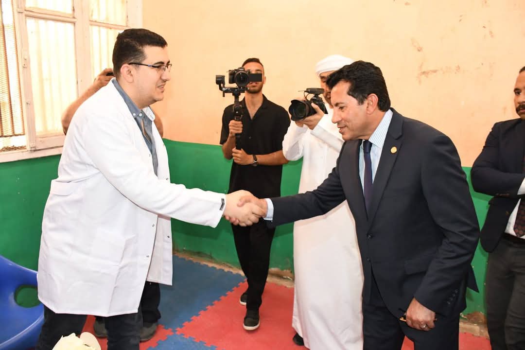 وزير الشباب والرياضة