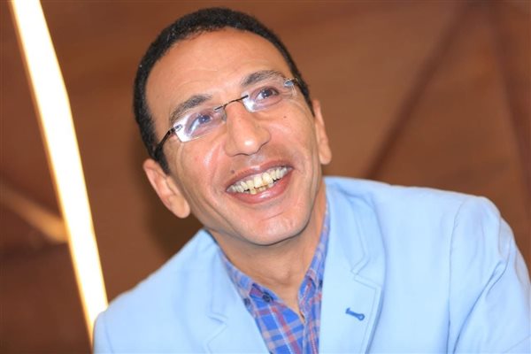 علاء عزت
