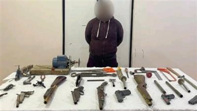 سقوط عاطل بالإسماعيلية حول مسكنه لورشة لتصنيع الأسلحة النارية