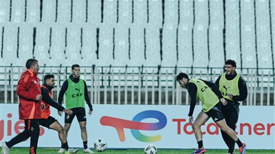  لاعبو الأهلي يستعدون لمواجهة شباب بلوزداد .. صور 