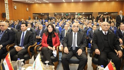 النيابة الإدارية تطلق مشروع التصويت الإلكتروني ومنظومة الشكاوى بحضور قيادات الدولة.. صور 