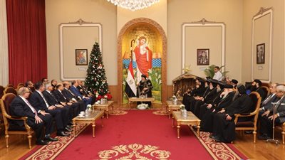 وزير العدل يهنئ البابا تواضروس والأقباط بعيد الميلاد المجيد... صور