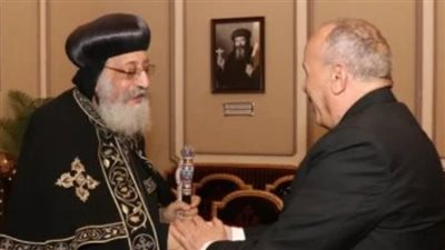 بالكاتدرائية .. رئيس قضايا الدولة يهنئ الاقباط والبابا تواضروس