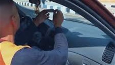 كيفية وخطوات تركيب الملصق الإلكتروني للسيارة والموتوسيكل.. والأوراق المطلوبة