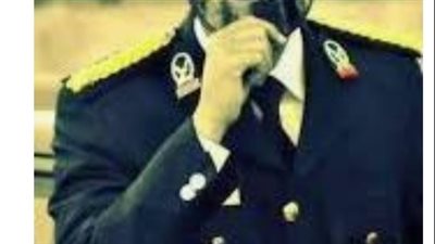 هوس الترند والشهرة يدفعة لإنتحال صفة ضابط والأمن يضبطة