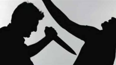 طالبه والده بالعمل لينفق على نفسه فمزق جسده بالسكين  ببولاق الدكرور 