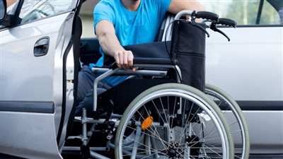 وداعاً لتجارة الجوابات... تعرف على الضوابط الجديدة لاستيراد سيارات المعاقين