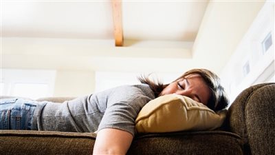 هل النوم على البطن محرمًا؟ وماهي سنة النبي في النوم