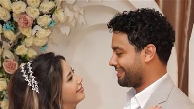 يكبرها بـ 12 عامًا... من هي فرح الموجي خطيبة المطرب أحمد جمال؟ 