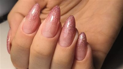 بدون كوافير... 3 تصميمات لطلاء الأظافر سهل تنفيذه في البيت