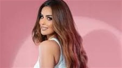 أبرزهم مي سليم .. تعرف على أبطال مسرحية المجانين