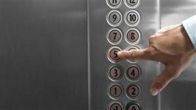الكارت خلص.. احتجاز طفل في مصعد برج سكني بسوهاج      