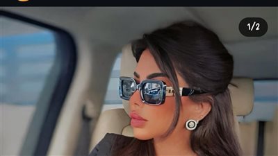 بعد إصابتها بالسرطان.. بلوجر شهيرة تتخلى عن شعرها 