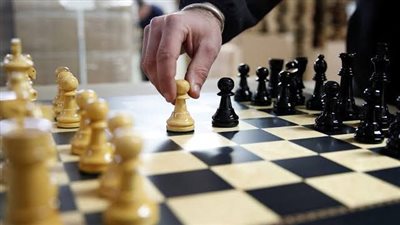 فتاوى الشباب|هل لعب الشطرنج حلال أم حرام؟.. شوقي علام يجيب