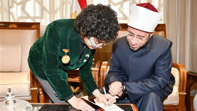 وزير الأوقاف يكرم أدهم عبد النبي.. من هو أصغر شاعر عربي مبدع