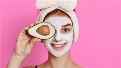 5 أقنعة رائعة يمكنك صنعها بنفسك لتتألقي في عيد الحب