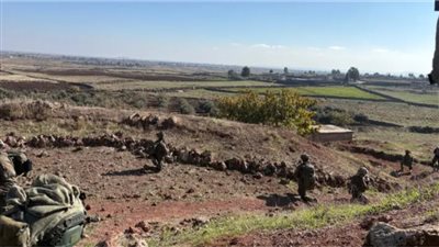 الجيش الإسرائيلي يتوسع لاحتلال سوريا... يقطع الغابات لربط مواقعه ويمنح أخشابها للسكان