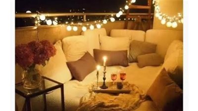 عيد الحب 2025: 8 طرق إبداعية لإعداد عشاء رومانسي في البلكونة 