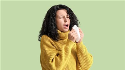 رئيس قسم الصدر بالقصر العيني: لقاح الإنفلونزا ضروري الآن.. والكمامة مهمة