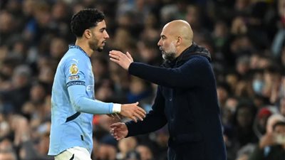 بعد إصابته مع المنتخب.. جوارديولا: عمر مرموش سيعود قريبا للملاعب 