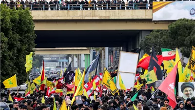 احتجاجات لبنان تتصاعد.. حزب الله يحذر من فتنة بين الجيش اللبناني والشعب