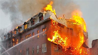 اندلاع حريق في منزل بجوار مركز شباب بأسوان والحماية المدنية تحاول السيطرة