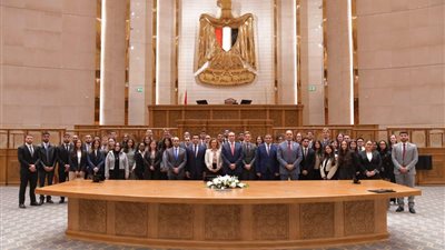 رئيس مجلس النواب يستقبل وفداً من الدارسين الأجانب بكليات القانون بالجامعات المصرية