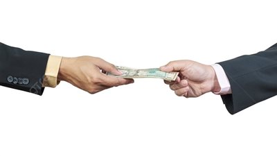 تعرف على حالات الخصم من المرتب وفقًا لقانون العمل