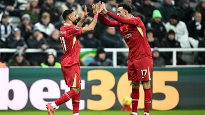 هل يكون بديلا لـ صلاح؟..  ليفربول ينافس برشلونة لحسم صفقة الموسم