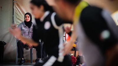 حكم ذهاب المرأة إلى الصالات الرياضية وماهي ضوابطها الشرعية.. الأزهر يوضح 