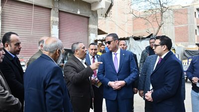 محافظ الفيوم يتفقد إحدى عمارات الأولى بالرعاية بعد إعادة بنائها