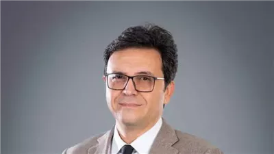 وزير الثقافة يرد عبر 