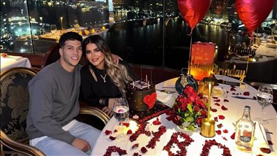 صور... زوجة إمام عاشور تحتفل بعيد ميلاده في فندق على النيل