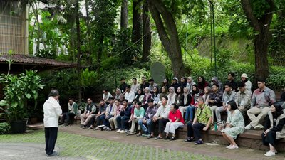 حكماء المسلمين ينظم 